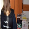 Celnicy w legalnie działającym sklepie znaleźli papierosy z przemytu.